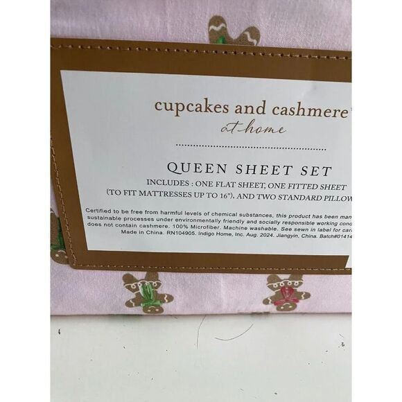 Cupcakes and Cashmere Gingerbread Cookies Christmas QUEEN SIZE Sheet Set Pink - Picture 7 of 12